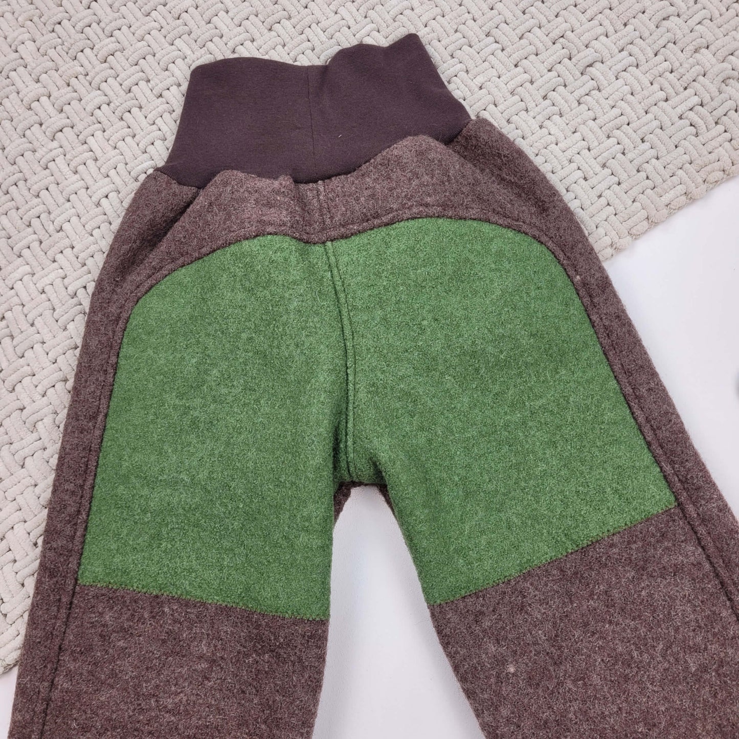 Walkhose Regenbogenpatch Gr. 110/116