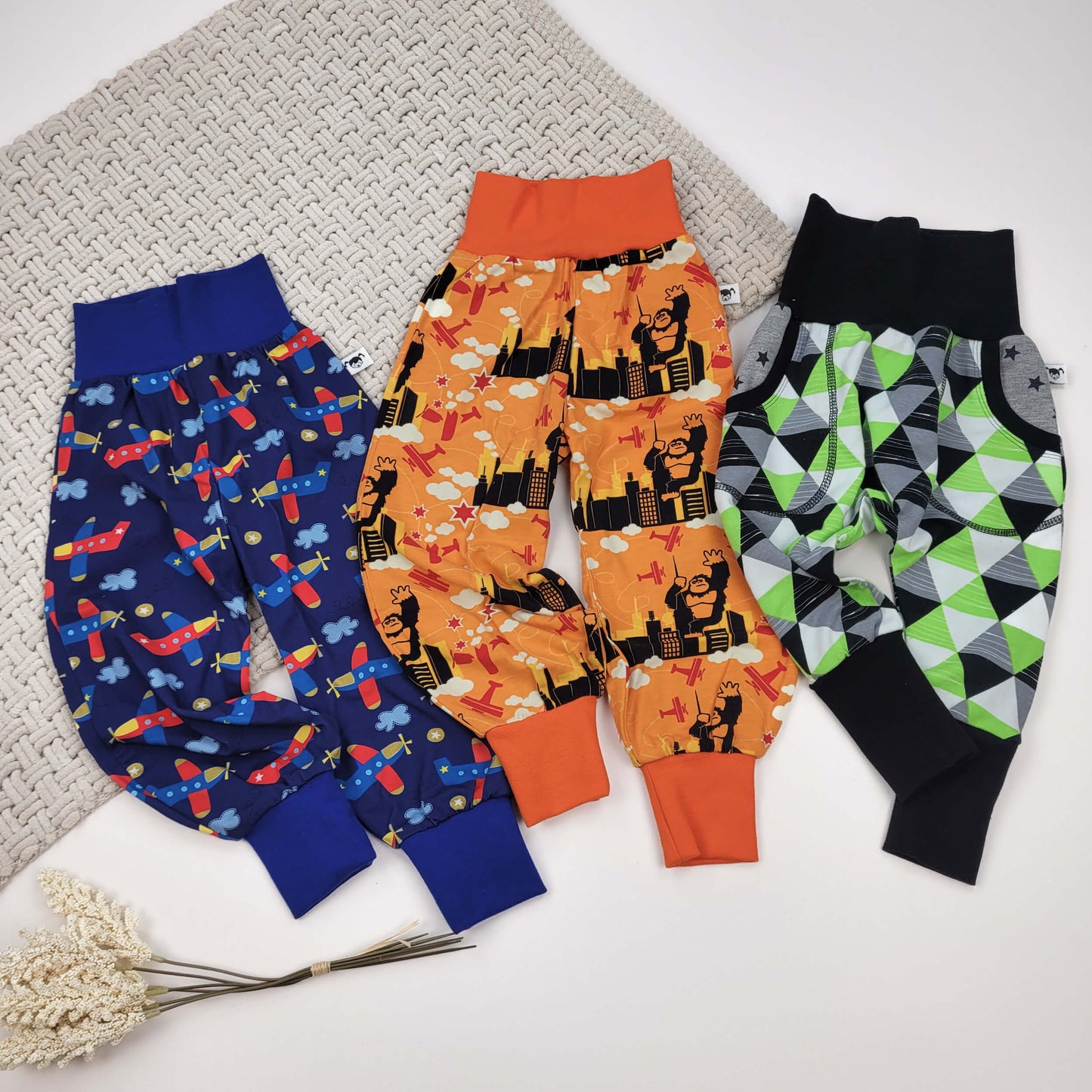 Hosen 3er Set Flugzeug/KingKong/Dreieck Gr. 74/80