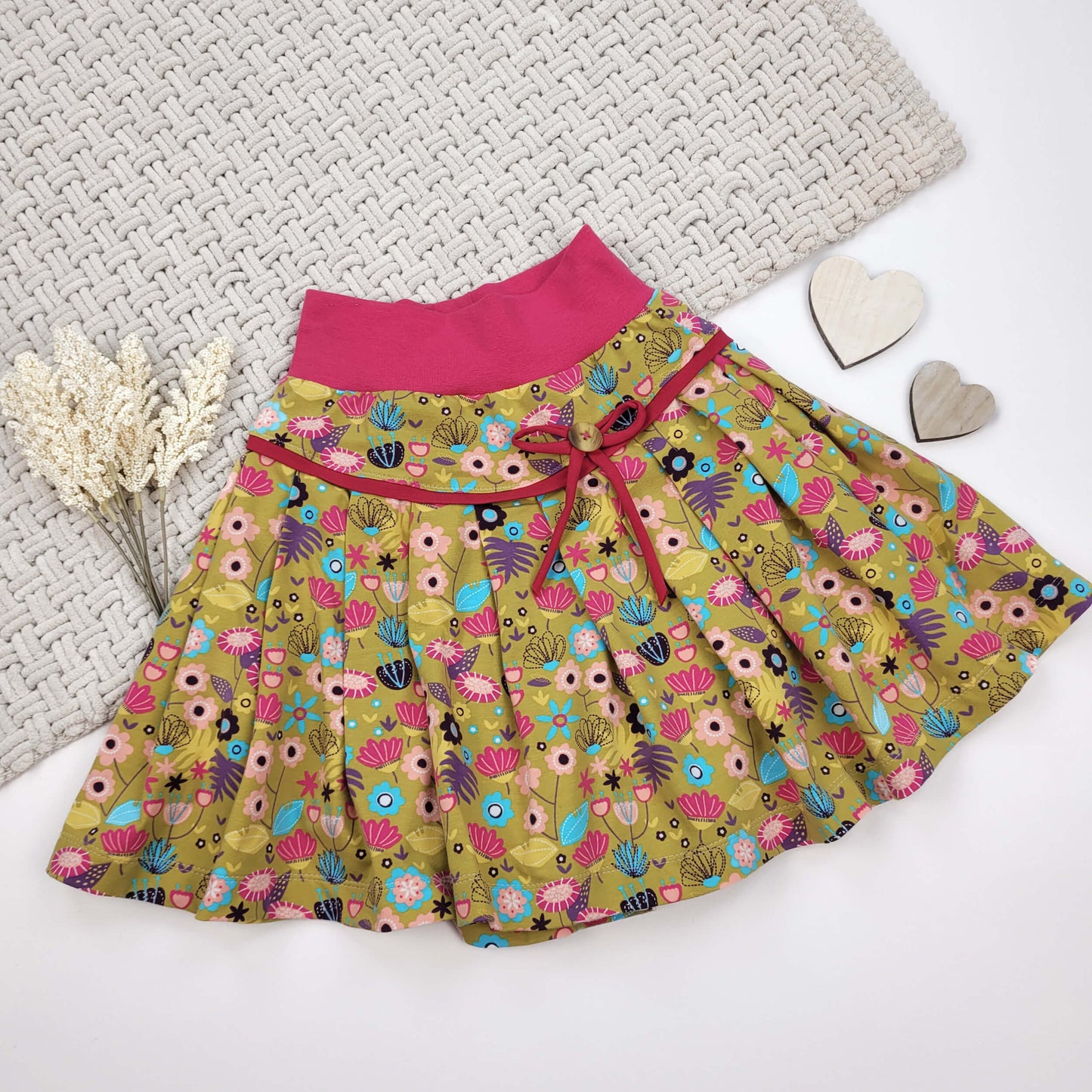 Faltenrock Blumen Gr. 122/128