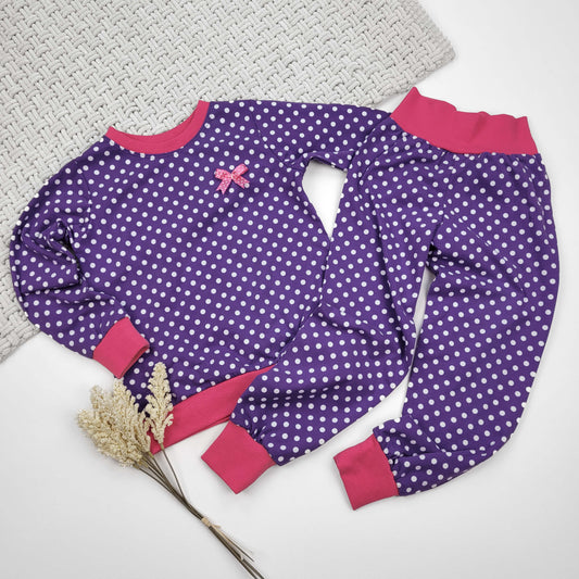 Schlafanzug lila Gr. 98/104