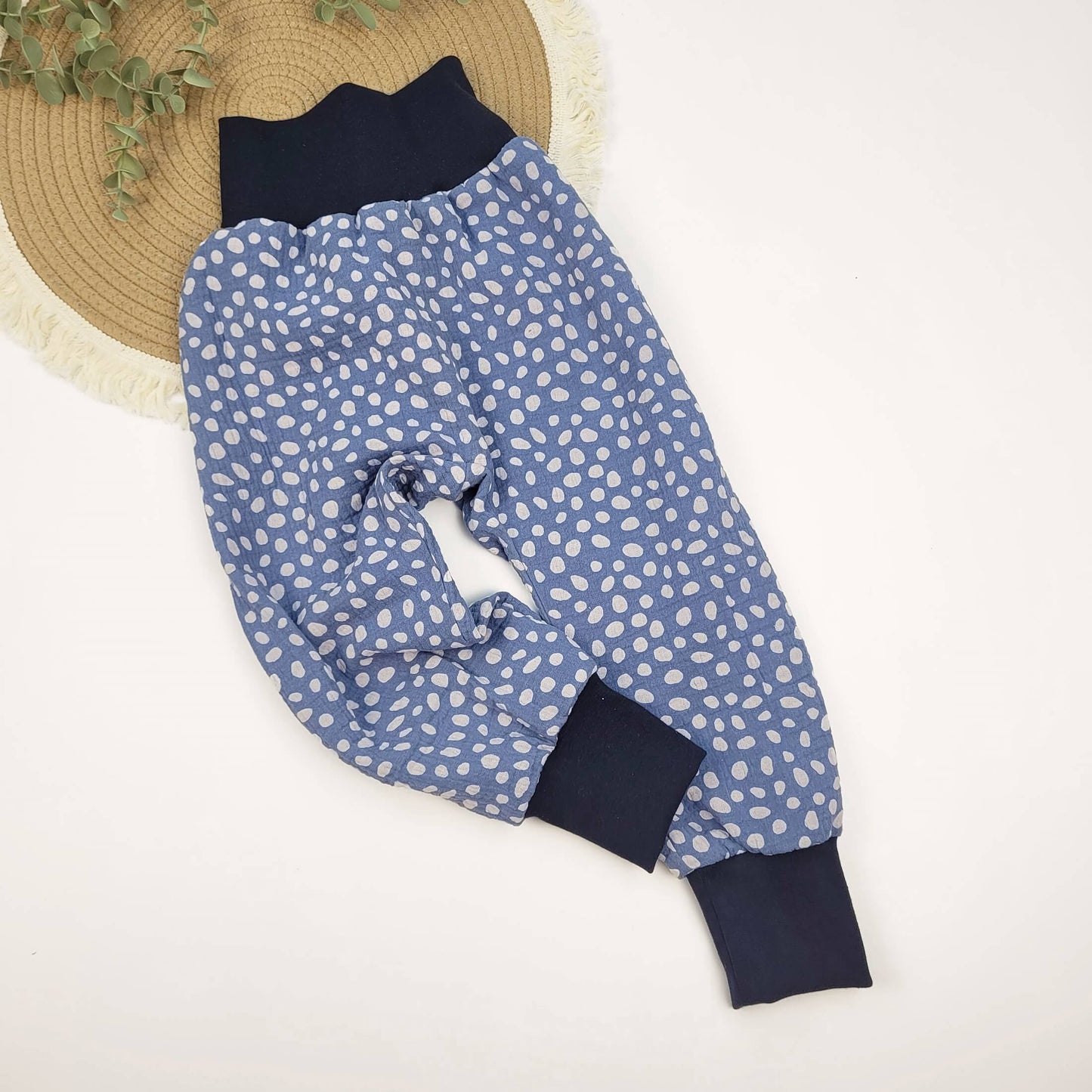 Musselin-Hose blau dots Gr. 98/104