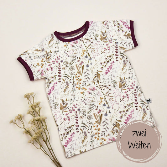 Kinder-T-Shirt mit Blumenprint aus Jersey in schmalerer Passform (auf Bild), auch in lockerer Passform erhältlich