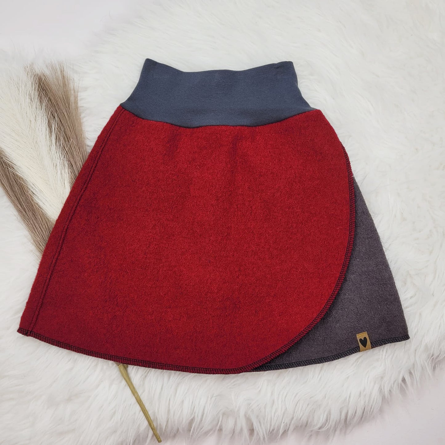 Walkrock rot/braun Gr. 122/128